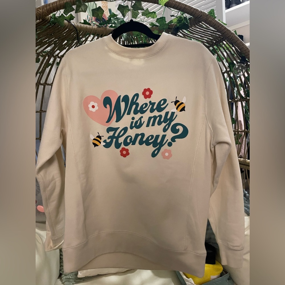 Stephanie Soo “Where is my honey” crew neck